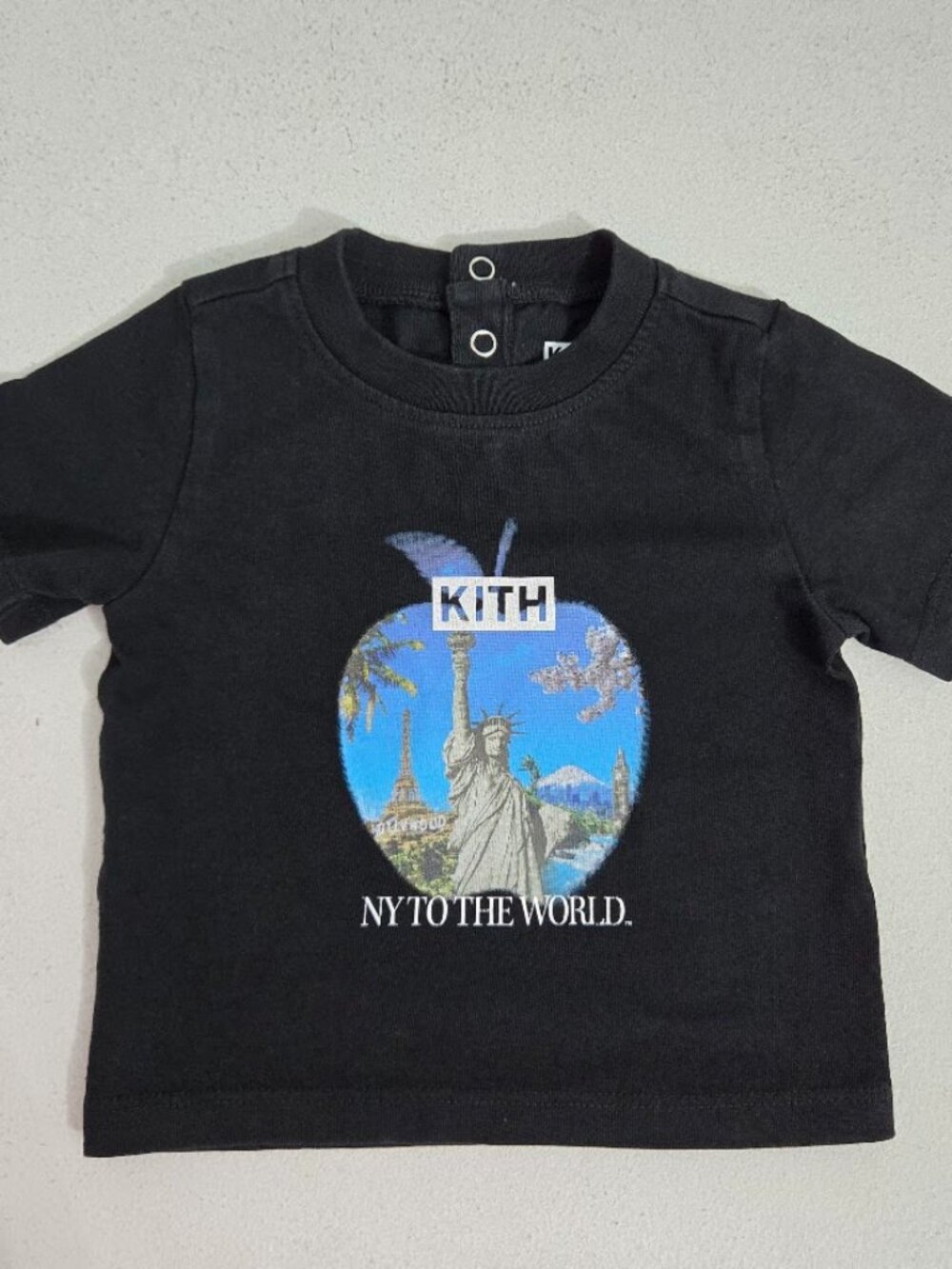 Kith Baby NY To The World Apple Statue Of Liberty T-Shirt Sz 6-9M Black Snaps
